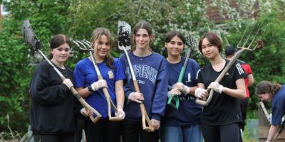 King's Pupils Embrace the 'Big Help Out'